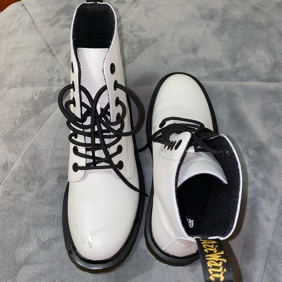 Dr. Martens boots - Picture 2 of 4